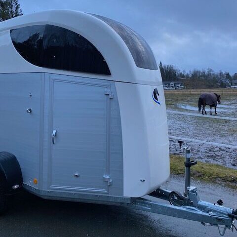 Clear Round Alu hästsläp – aluminium och GRP-konstruktion